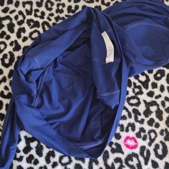 Lucy Tech Active Wear Circuit Trainer Pull Over Size Medium - Picture 13 of 14